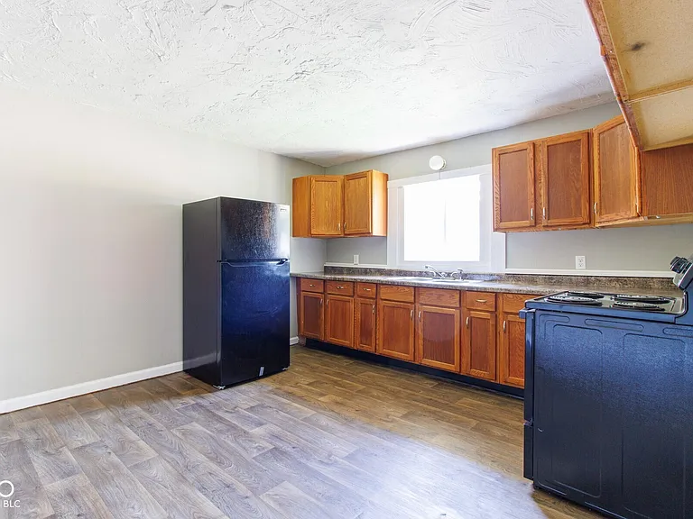 1212 W 5th St — Photo 7