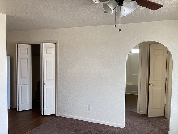 3rd image of 1600 Dugger Cir APT D