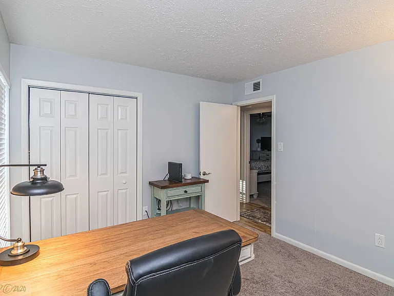 101 E Lockhaven Dr #C — Photo 21