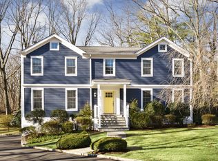 6 Hilltop Rd, Larchmont, NY 10538