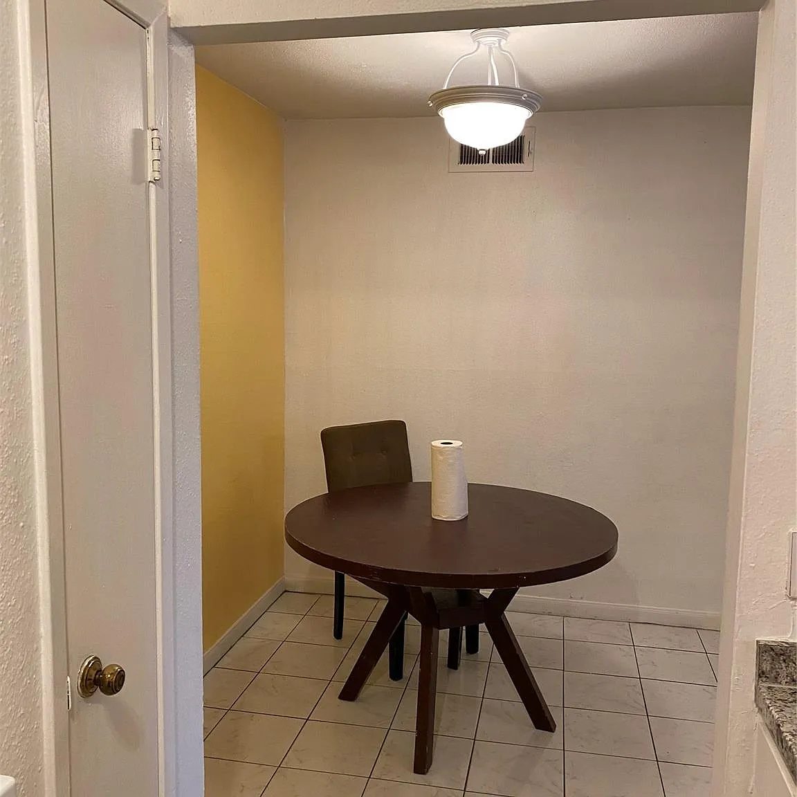 1 bed, 1.0 bath, 725 sqft, $850 — Photo 3