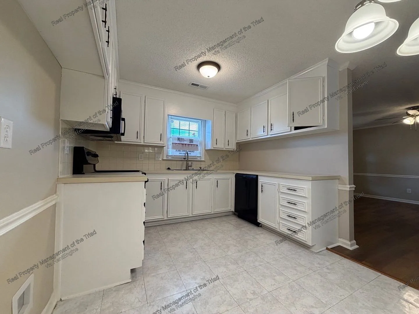 2 bed, 2.0 bath, 1118 sqft, $1,335 — Photo 4