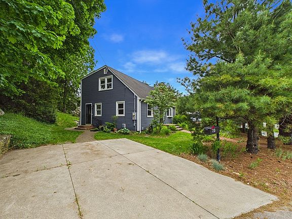 3rd image of 70 Neponset St