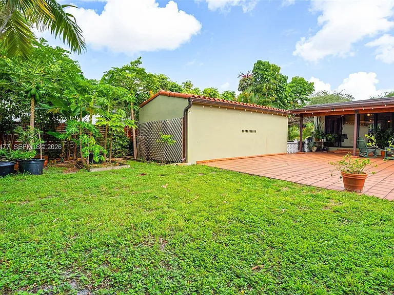 550 Westward Dr — Photo 30