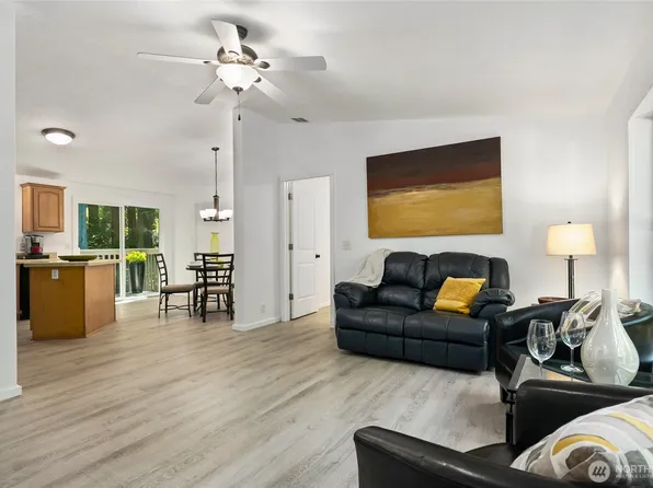 1124 E Sunset Hill Road, Shelton, WA 98584