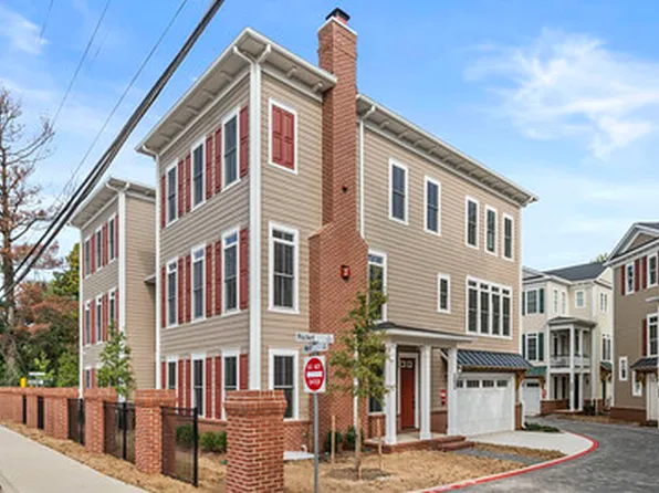 10631 Pocket Pl, Fairfax, VA 22030