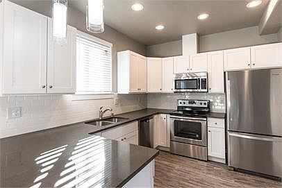 2nd image of 924 S Division St #104