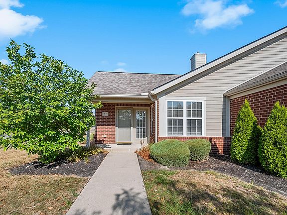 3rd image of 57 Greenhedge Cir