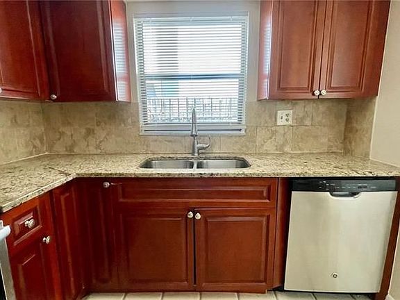 4th image of 3730 NW 115th Ave APT 3