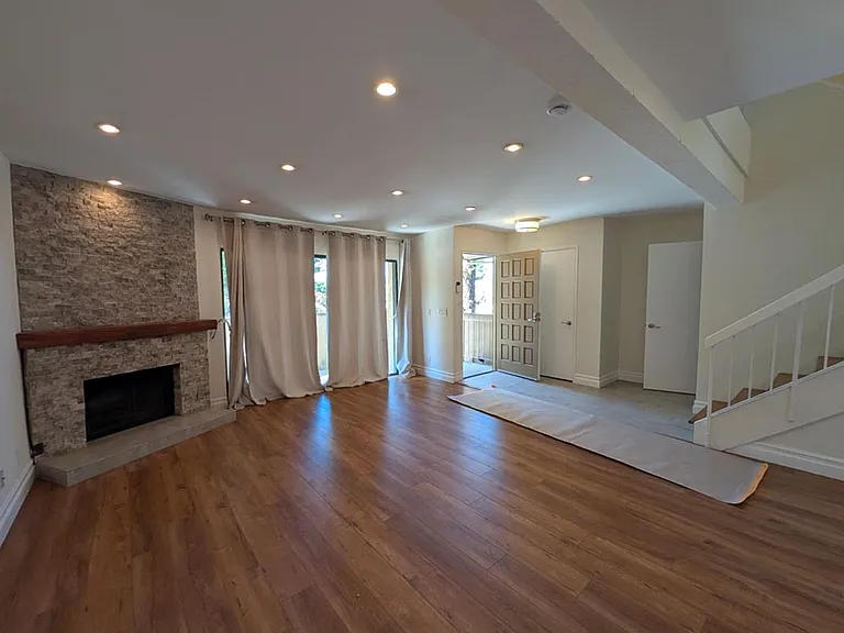 10051 Topanga Canyon Blvd #15 — Photo 5