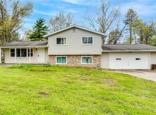 5876 Boneta Rd, Medina, OH 44256