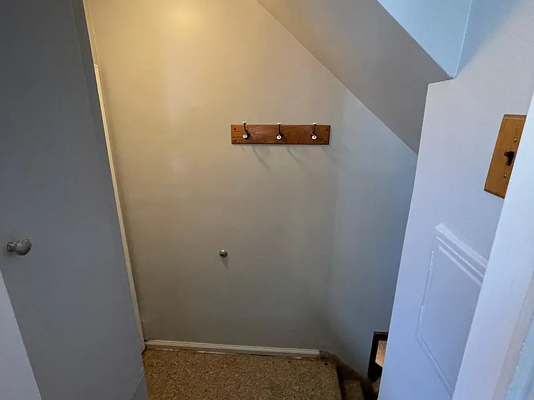 18221 Hanna St — Photo 6