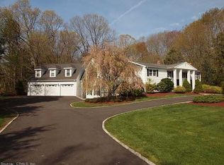 11 Elizabeth St, Shelton, CT 06484