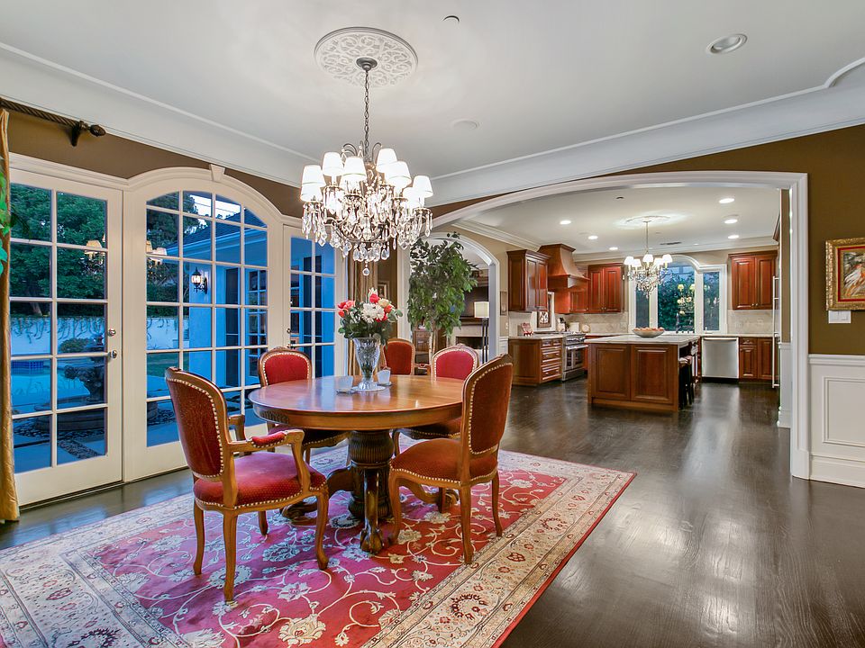1st image of 2654 Country Club Dr