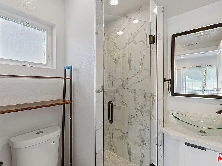1724 Menlo Ave #1/2 — Photo 11