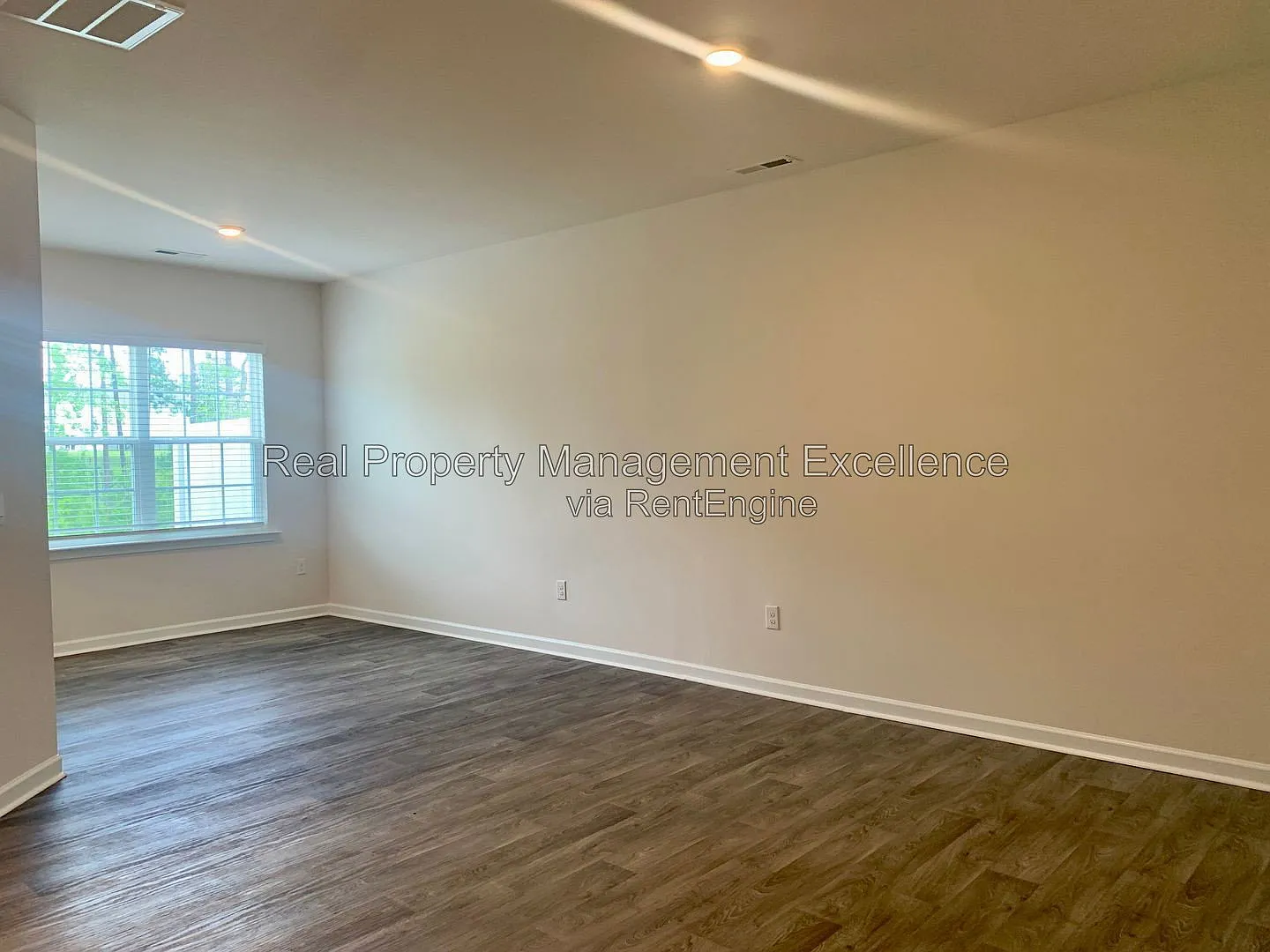 3 bed, 2.5 bath, 1416 sqft, $1,700 — Photo 3