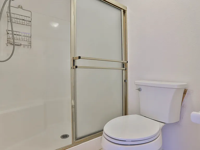 1300 Brentwood Cir #D — Photo 21