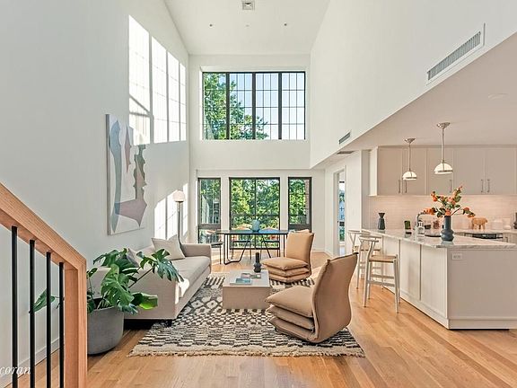 2nd image of 432 10th St #Penthouse