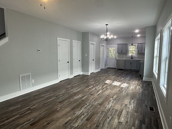 4th image of 954 Greenwood Ave