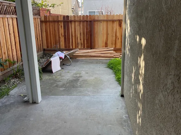 1381 Heatherfield Way, Tracy, CA 95376