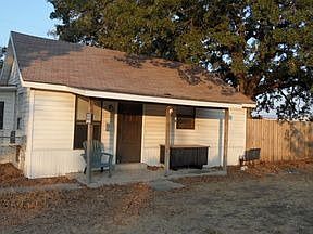 2nd image of 411 Avenue I