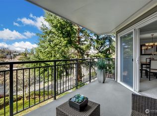 3236 80th Ave SE #2, Mercer Island, WA 98040