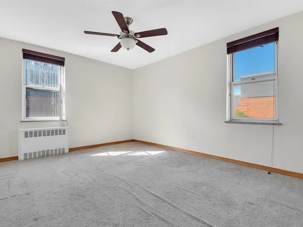 144-45 Sanford Avenue image 2 of 10