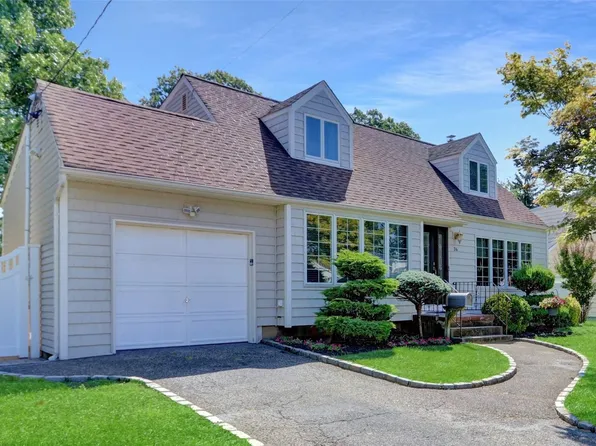 34 Frances Lane, Massapequa Park, NY 11762