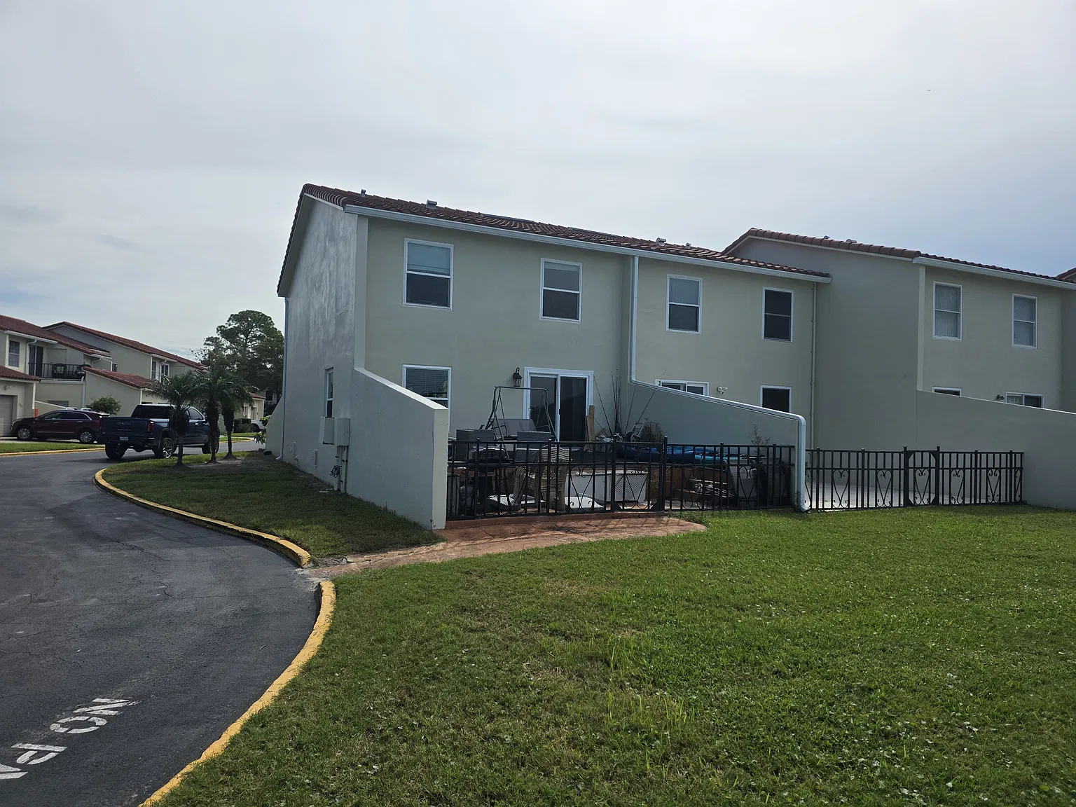 3 bed, 2.5 bath, 1650 sqft, $3,450 — Photo 4