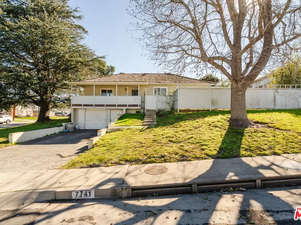 7741 Airport Blvd, Los Angeles, CA 90045