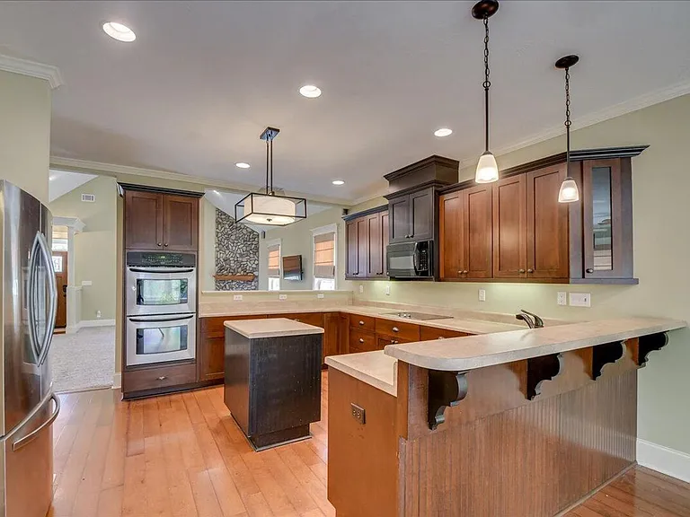 208 Havelock Dr — Photo 10
