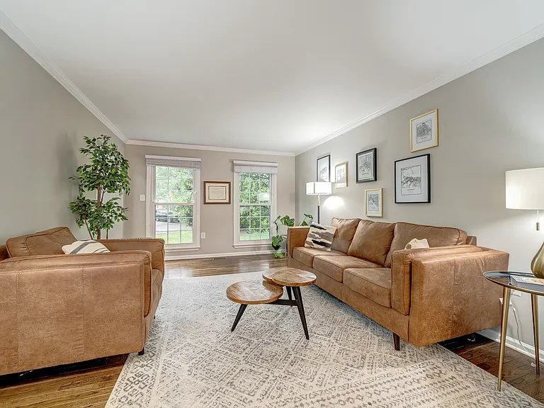 1219 Rowland Dr — Photo 6
