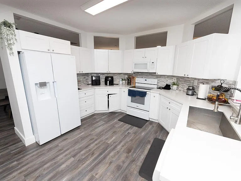 3375 SW 181st Ter — Photo 13