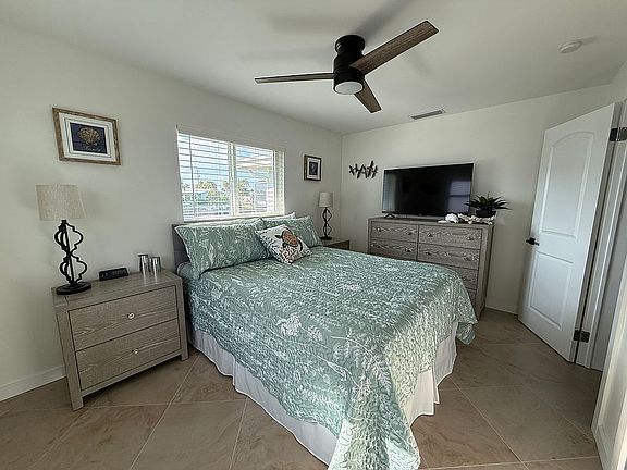 4th image of 5318 Bayshore Ave