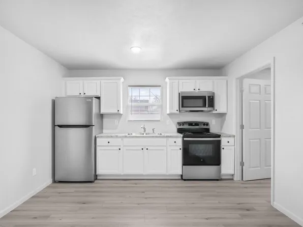 634 N Main St, Joplin, MO