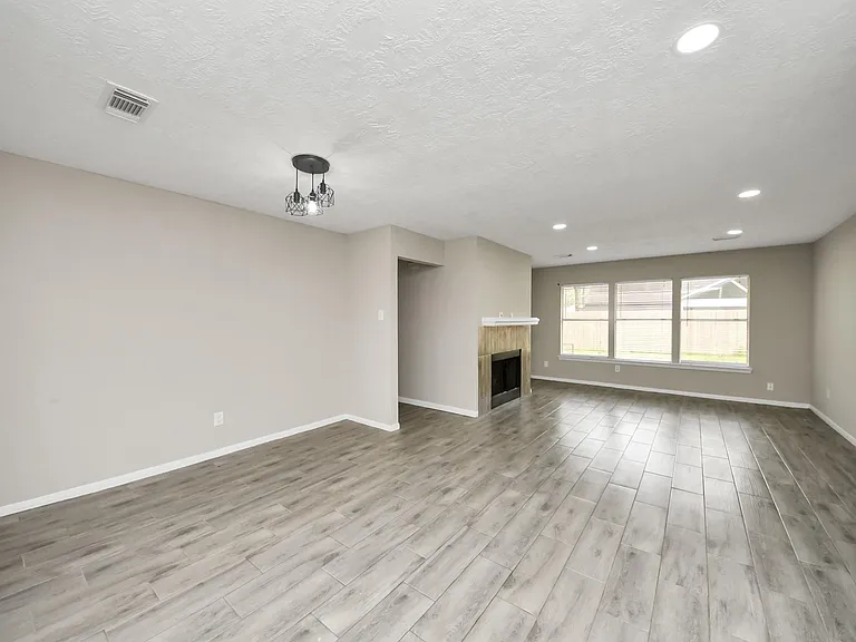 4915 Pecan Grove Dr — Photo 4