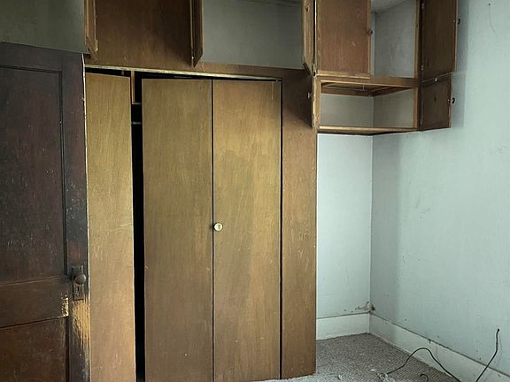 2nd image of 608 Walnut St