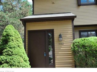 1102 Summer Hill Dr, South Windsor, CT 06074