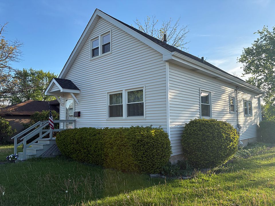 1st image of 700 McCarthy St