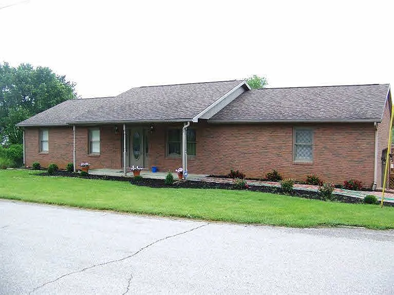 1329 E Southview Ln photo 1