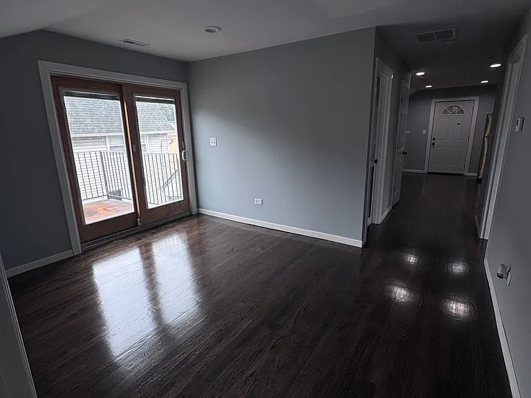 1214 N 19th Ave #2 — Photo 3