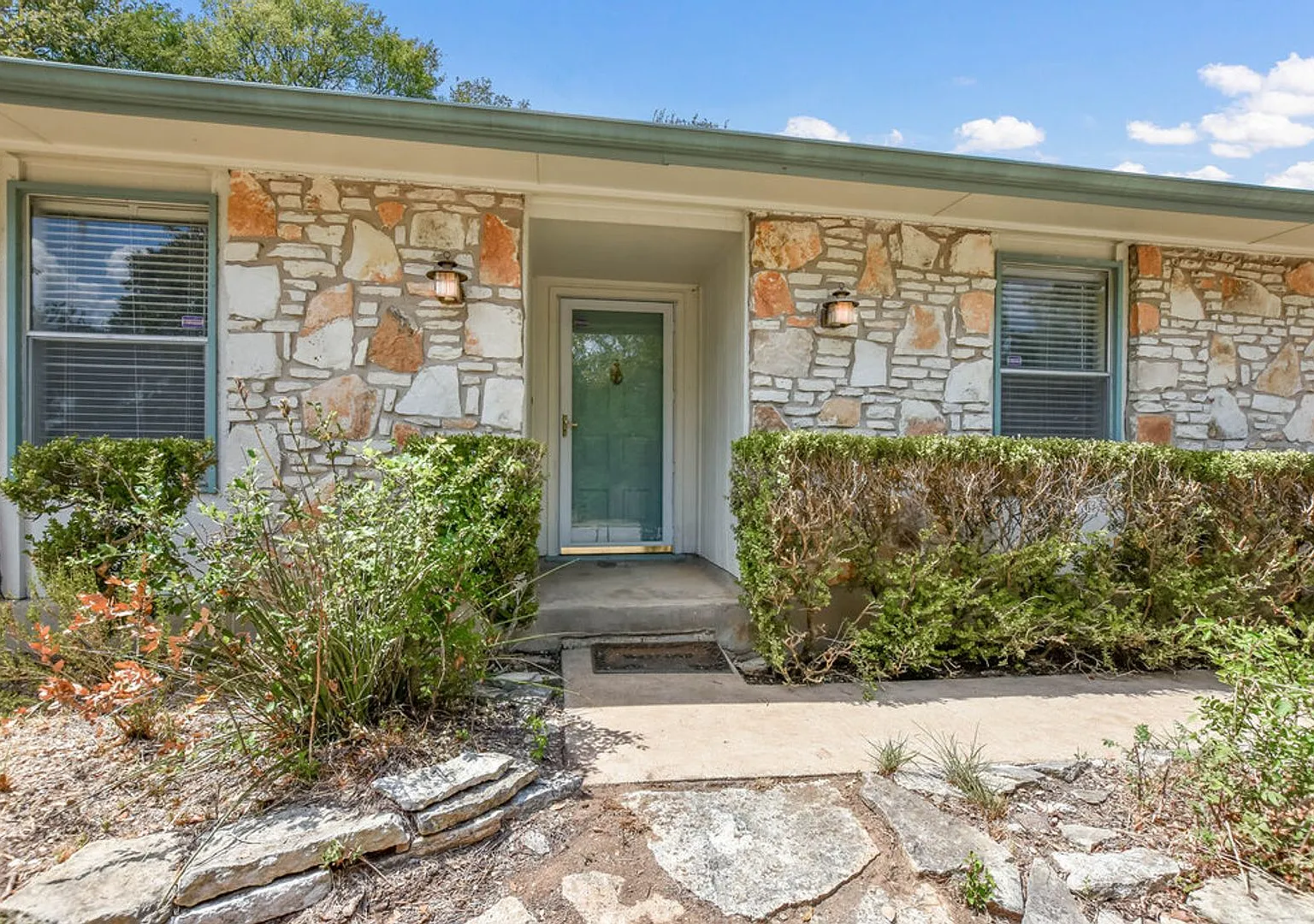 North Austin Gem with Wooded Backyard & Two-Car Garage! — Photo 2