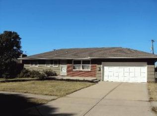 3200 SW 8th Ave, Topeka, KS 66606