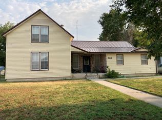 202 E 3rd St, Oakley, KS 67748
