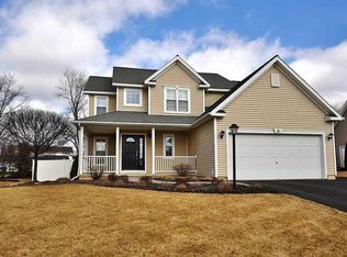 8 Redwood Ct, Rensselaer, NY 12144