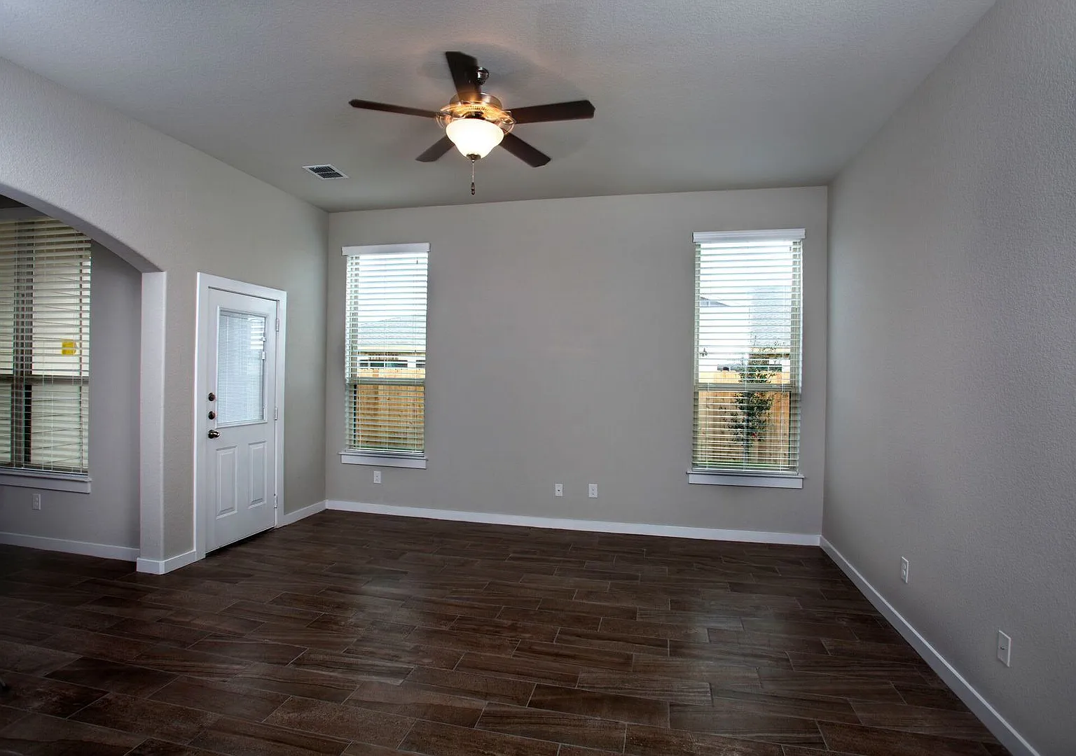 Beautiful 3 Bedroom Luxury Townhome, Kyle, Texas! — Photo 4
