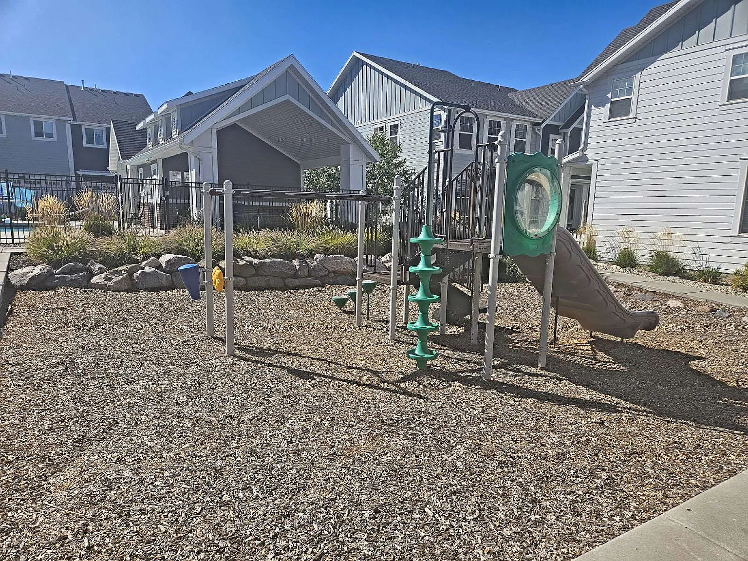 "Charming 3-Bed Townhouse with Finished Basement & Fireplace at 293 E Ellen Ln, North Salt Lake!" — Photo 4