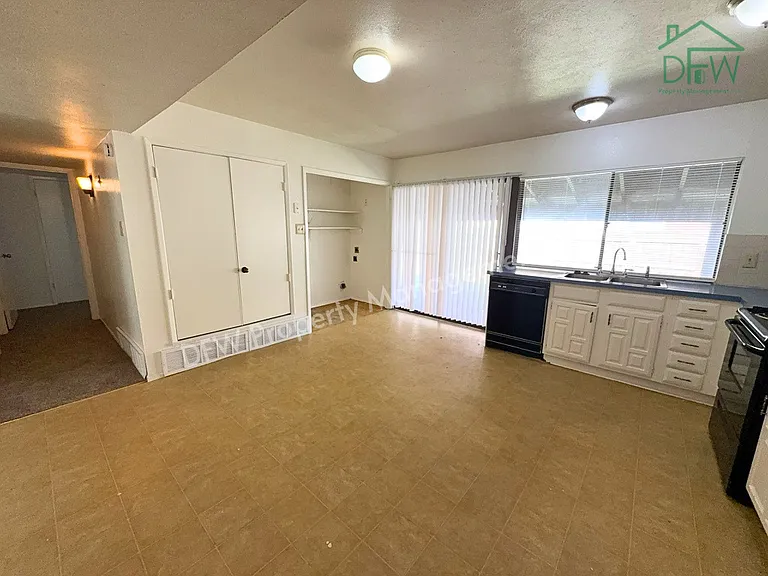 1336 Burmeister Rd — Photo 10
