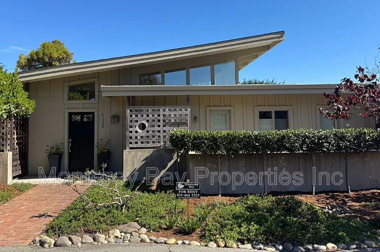 438 Cliff Dr — Photo 1