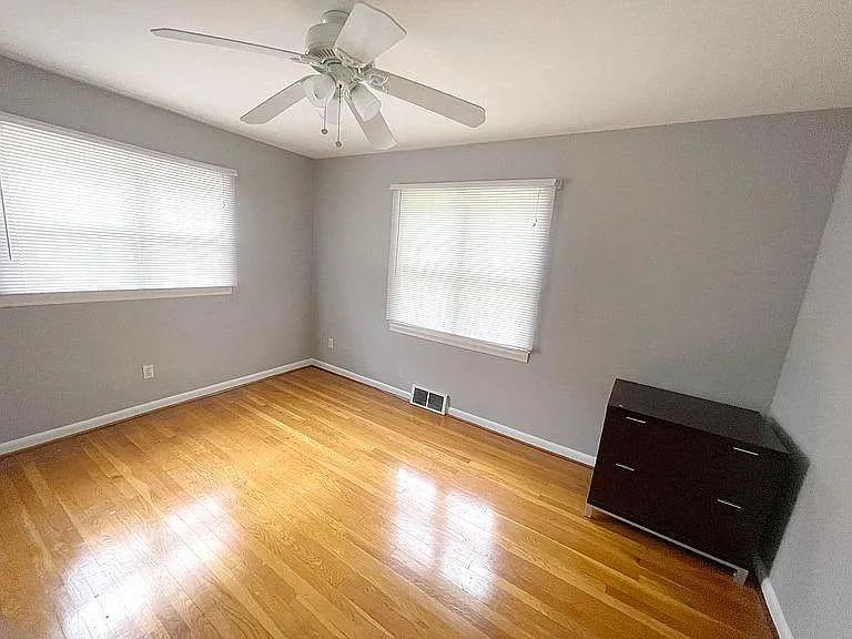 517 Greenlawn Dr — Photo 15